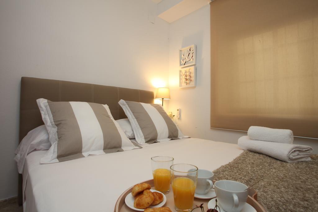 Poeta Llombart Apartment Valencia Exterior foto